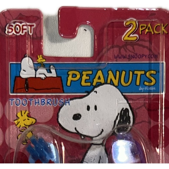 🍄NEW Snoopy & Gang Peanuts 2 Pk Toothbrushes Vintage Soft Kids Collectible - Picture 2 of 8